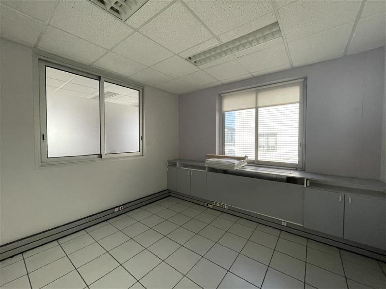 Local d'activité Nîmes 14143m² Location local d'activité Nîmes Gard OLACT2423791 17